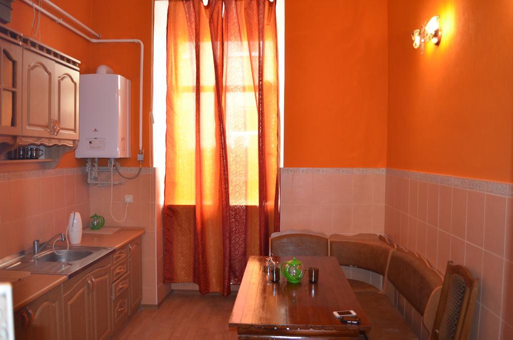Chemodan Hostel Одесса Экстерьер фото