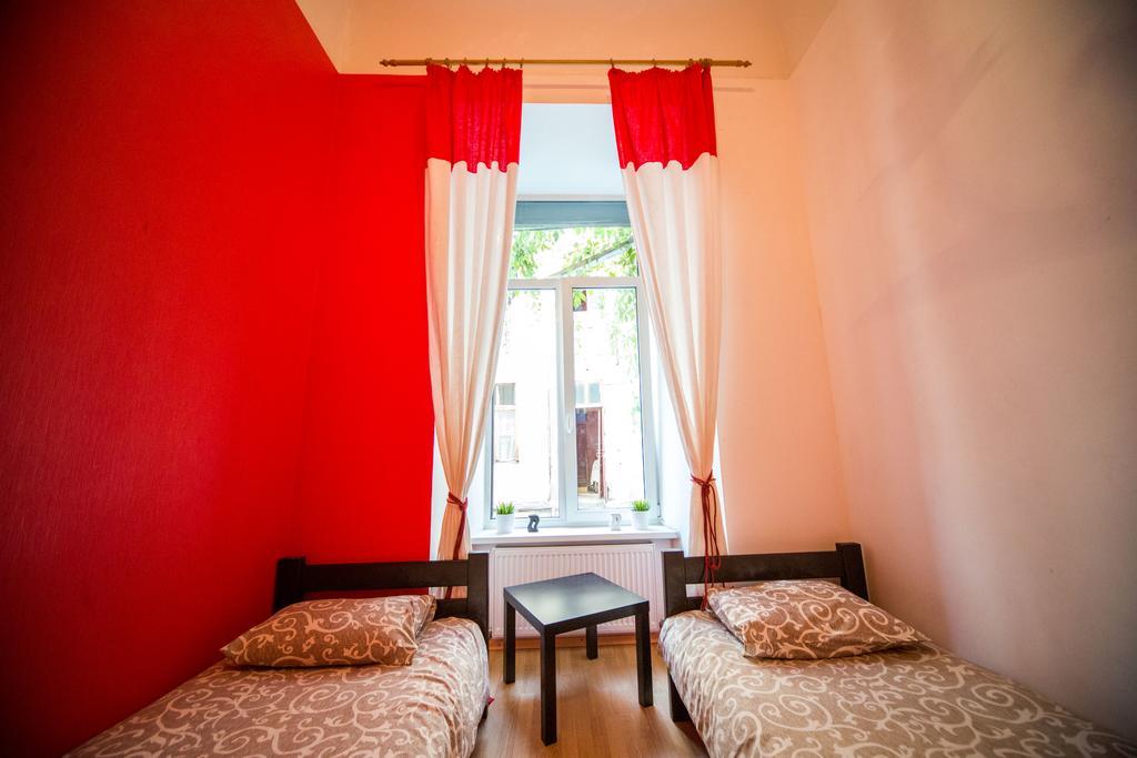 Chemodan Hostel Одесса Экстерьер фото