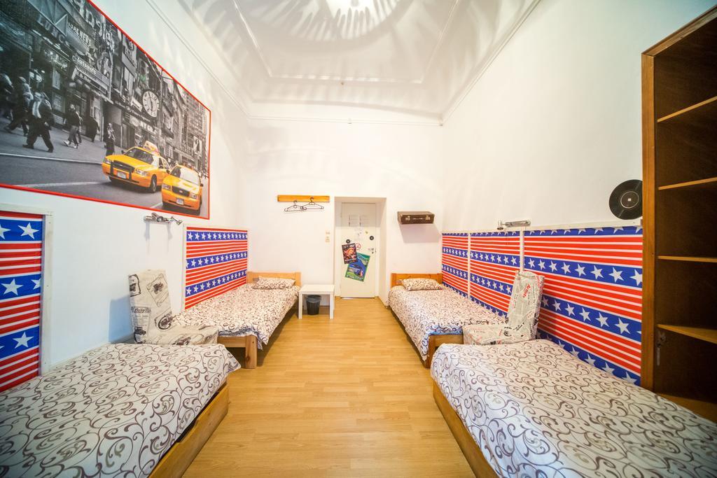 Chemodan Hostel Одесса Экстерьер фото