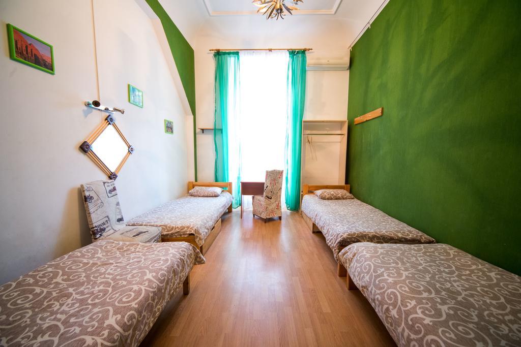Chemodan Hostel Одесса Экстерьер фото